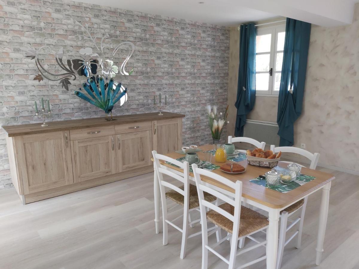 Bed and Breakfast Le Bonheur Des Plumes Montmartin-en-Graignes Екстер'єр фото